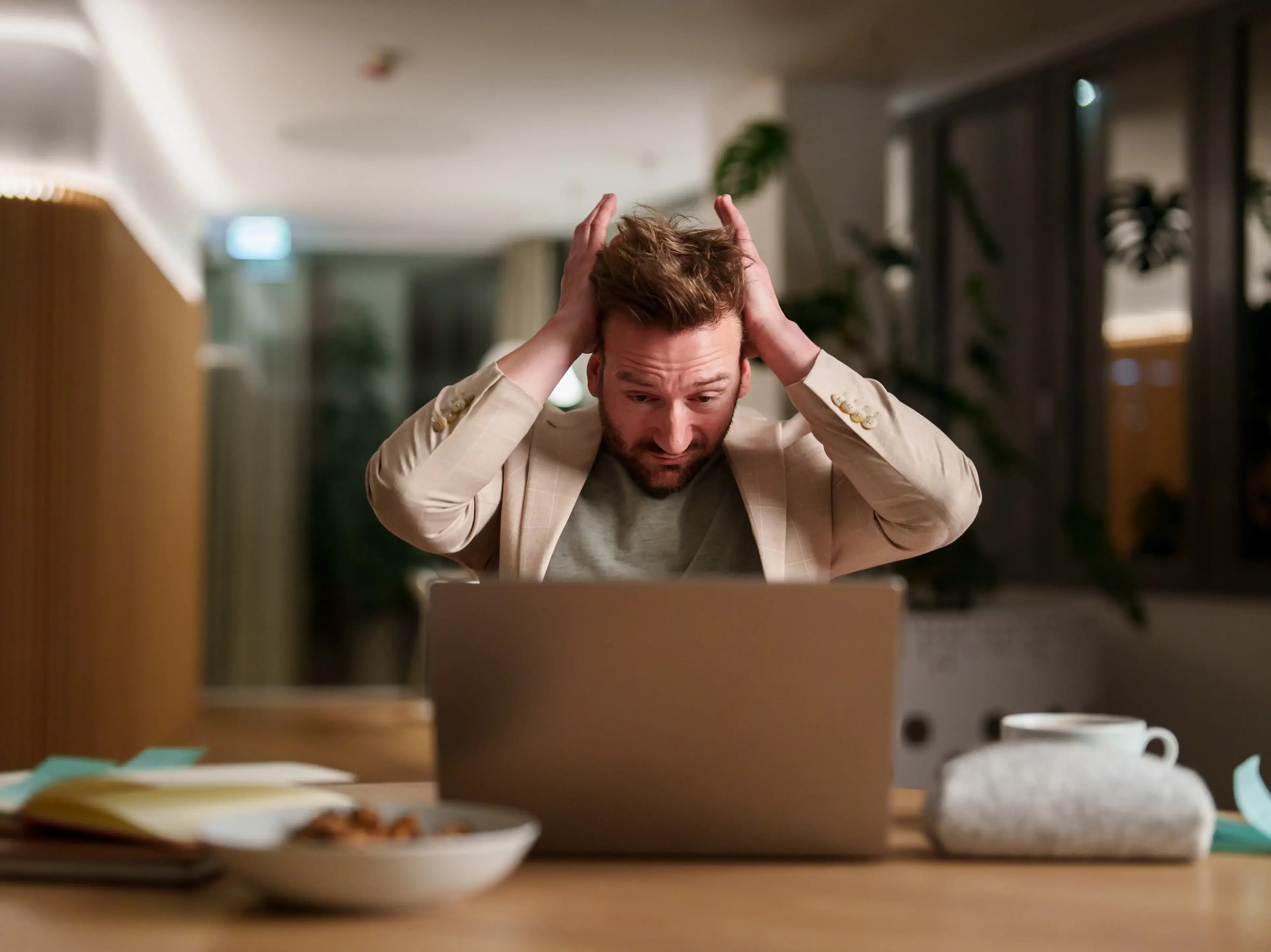 Automatisierte Regressionstests in regulierten Umgebungen: Warum Compliance-Risiken schleichend entstehen und erschrecken