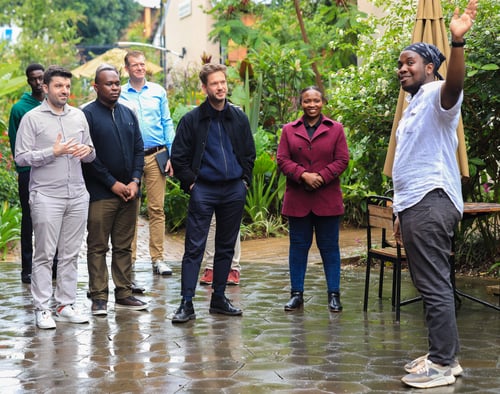 TestSolutions Rwanda mit einem Guide